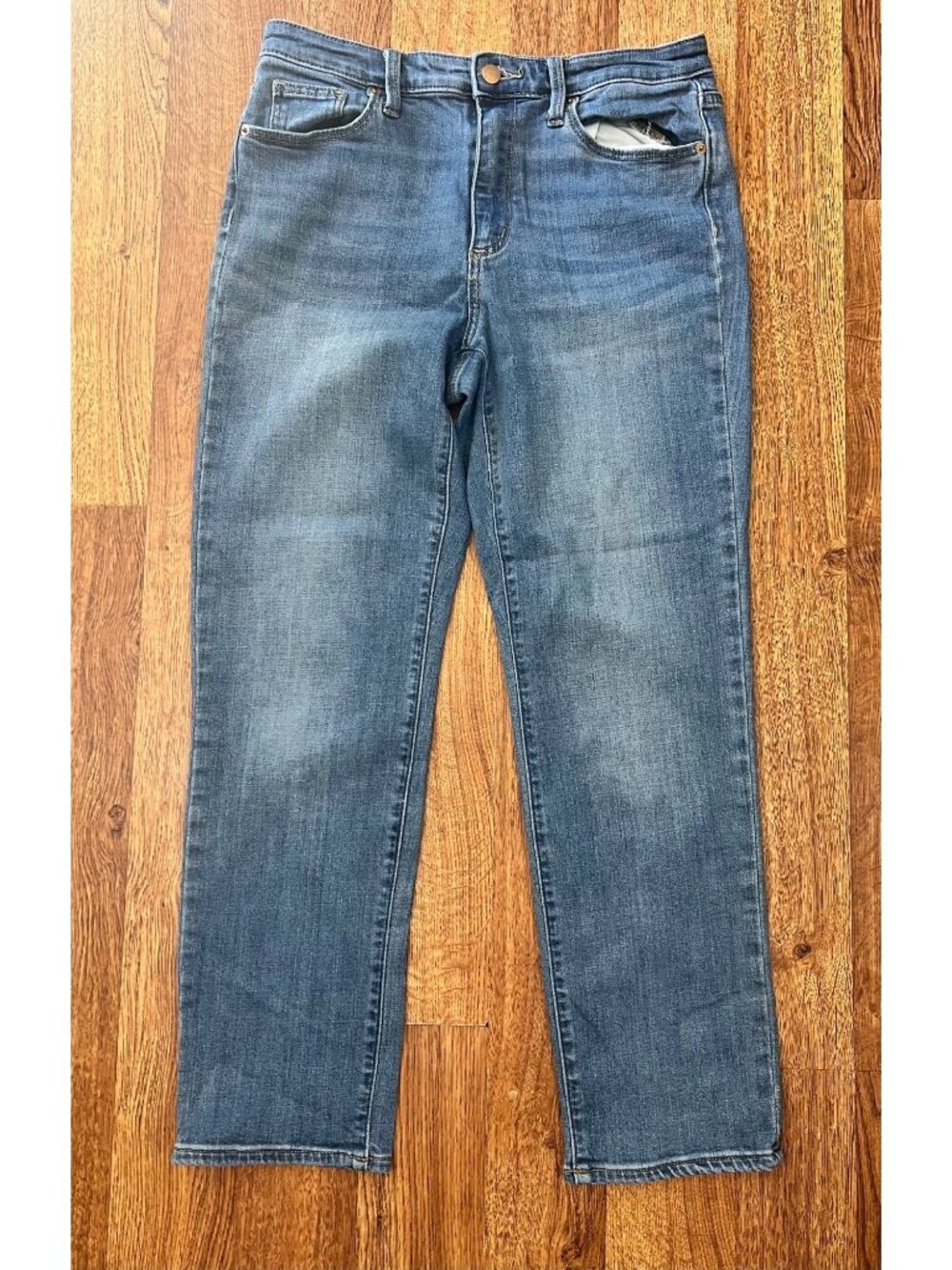 Universal Thread Womens Light Wash Straight-Leg Denim Jeans Sustainable Material